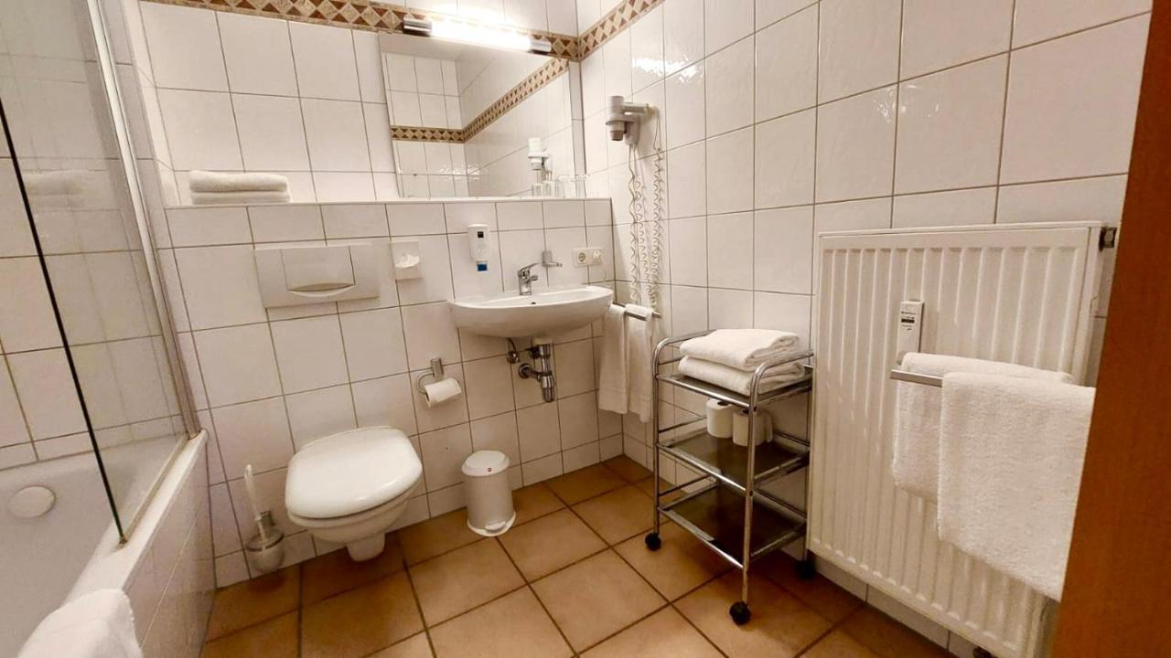 Moby Dick Hotel & Ferienwohnungen Wustrow  Εξωτερικό φωτογραφία